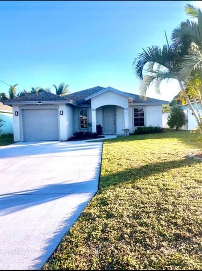 Building Photo - 6934 Mitchell St