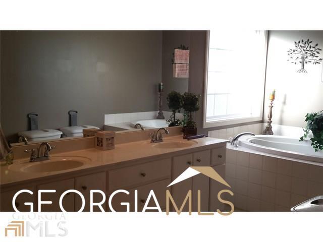 Foto del edificio - 1028 Hunters Pointe Dr
