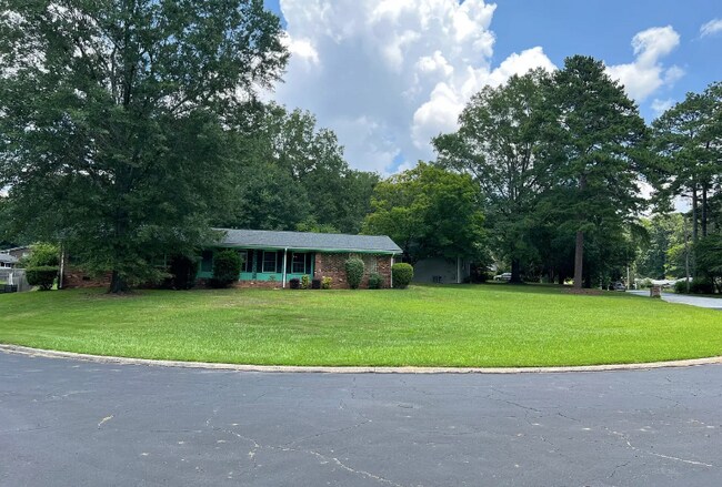 Foto del edificio - 2935 Heather Dr