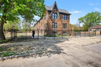 Building Photo - 4735 Rohns St