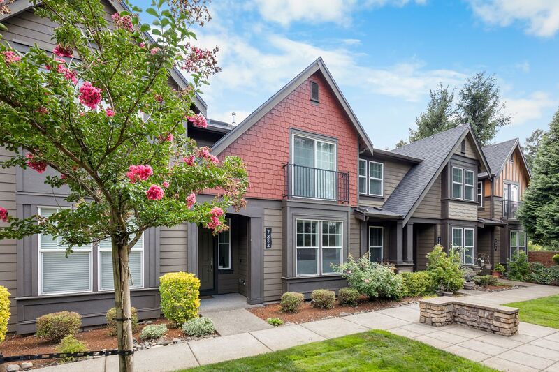 Foto principal - 7282 NE Stoneybrook St