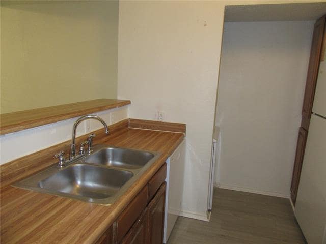 Foto del edificio - 13211 Emily Rd