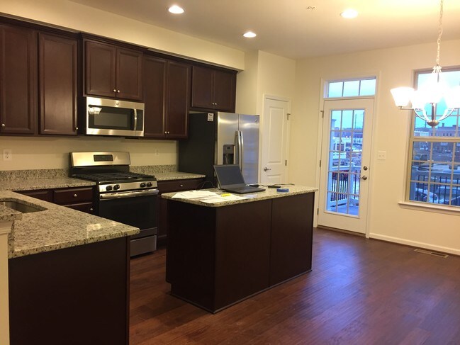 Building Photo - 1009 McDonogh St