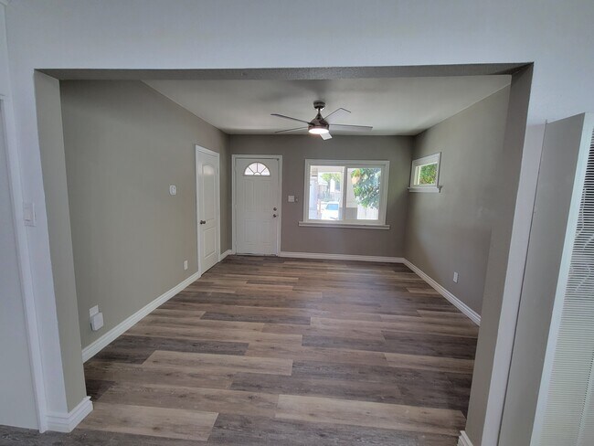 Building Photo - 3069 Harrington Ave