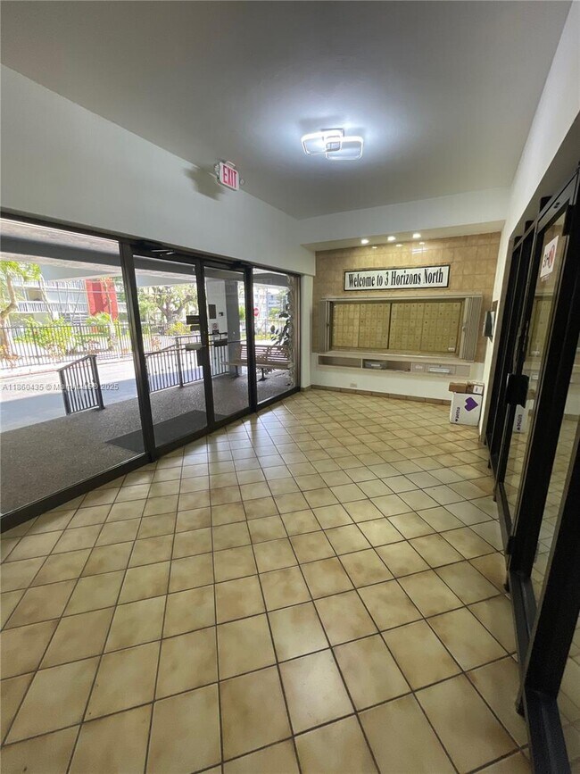 Foto del edificio - 1470 NE 125th Terrace