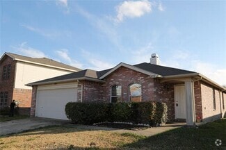 Building Photo - 2232 Maple Dr