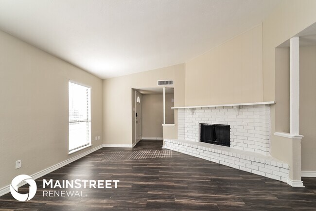 Building Photo - 741 Cambridge Dr