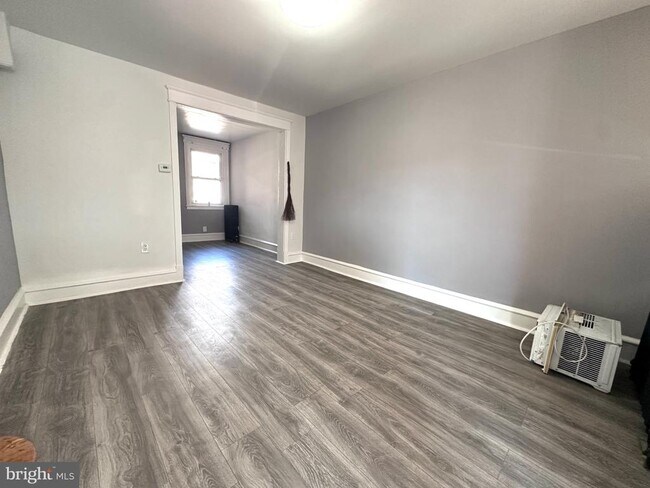 Building Photo - 3948 Howland St
