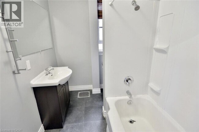 Photo du bâtiment - 89 Burris St