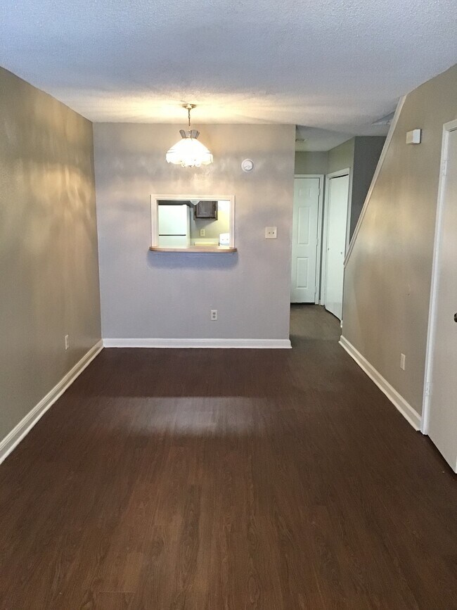 Building Photo - 308 Loire Ave