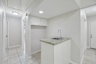 Building Photo - 11503 Gnarlwood Dr