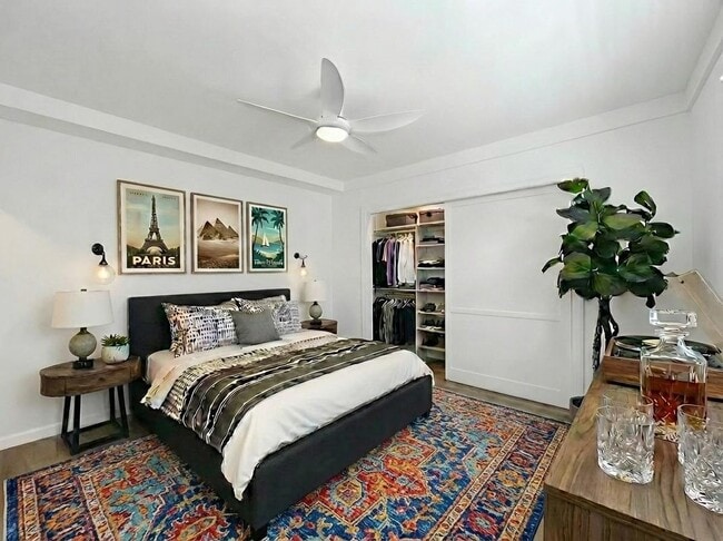 Foto del edificio - 5819 Carlton Way