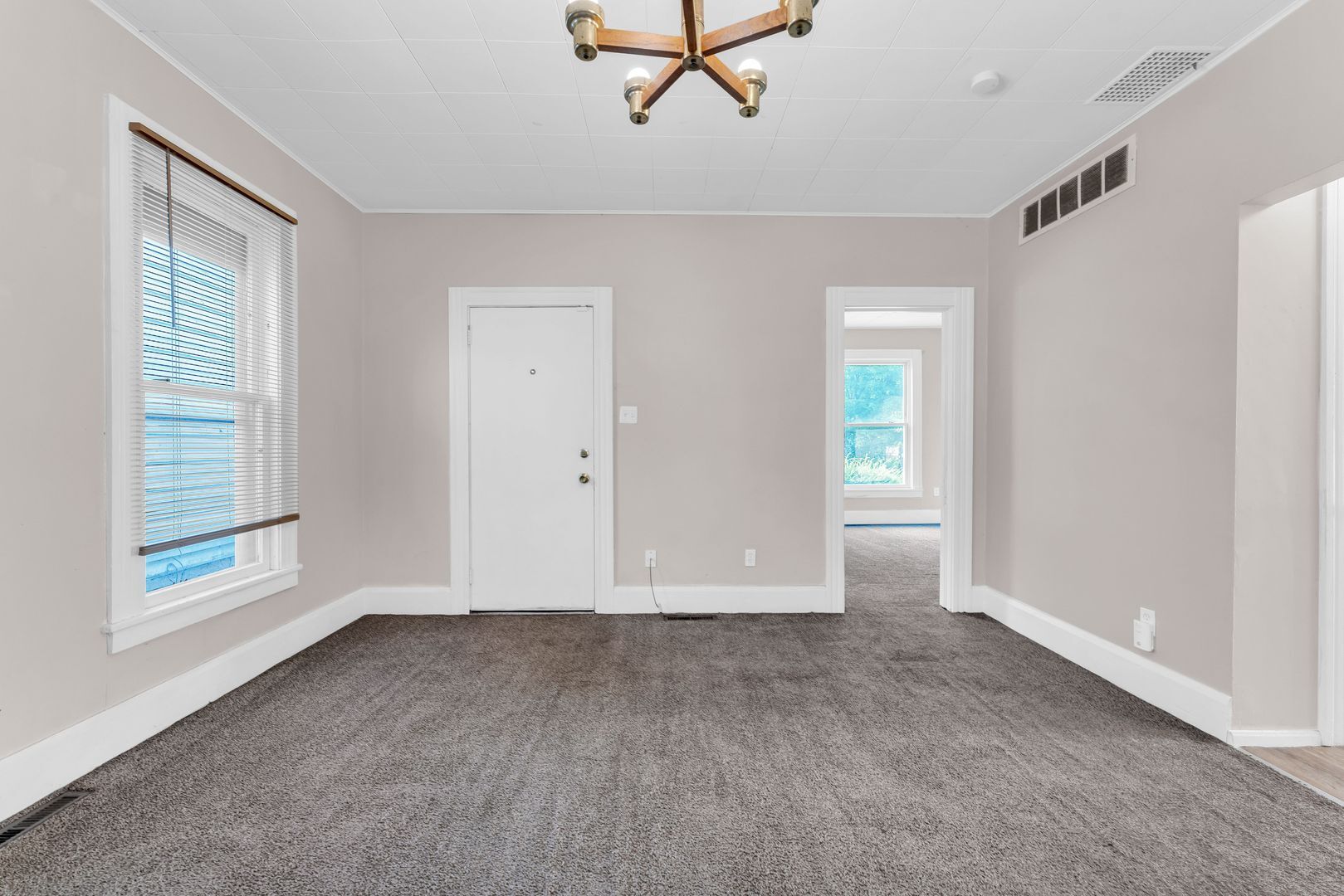 123 Cascade St Elyria, OH 44035 – photo 2