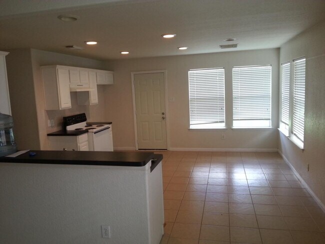 Building Photo - 9307 Stoneridge Canyon Ln