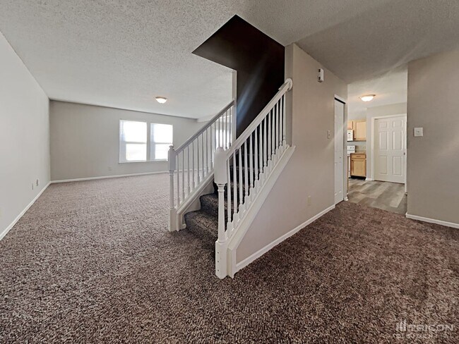 Building Photo - 2376 Bridlewood Dr