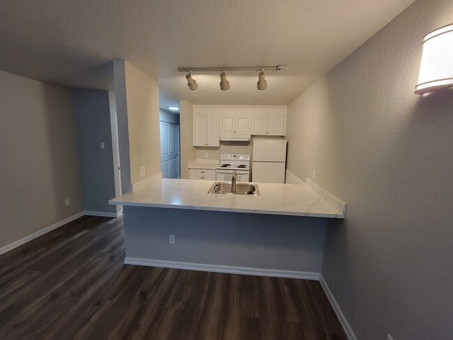 Building Photo - Campus View I