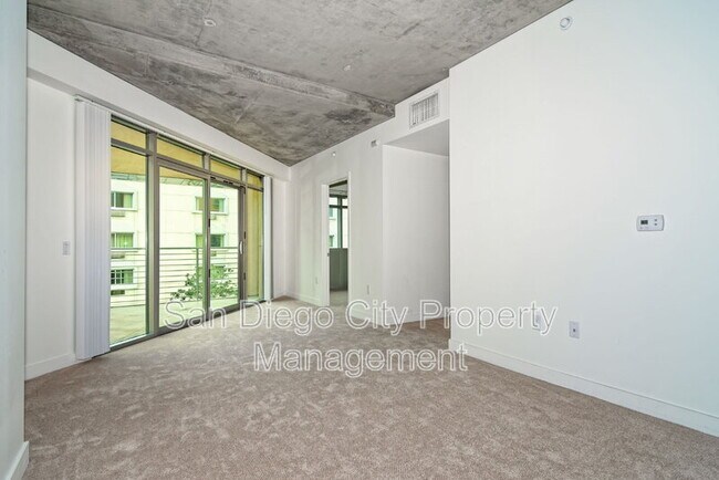 Building Photo - 801 Ash St
