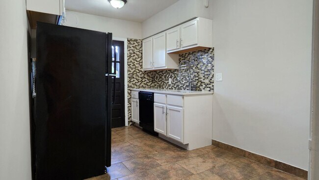 Foto del edificio - One-Bedroom Apartment in Dogtown*In-Unit W...