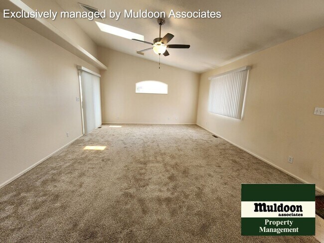 Foto del edificio - Nice Pueblo West Duplex ready now!