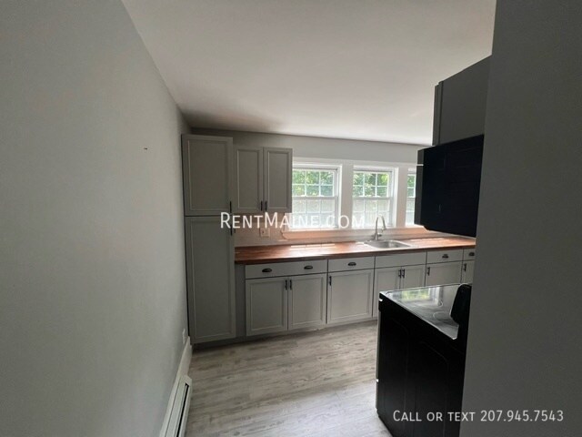 Foto del edificio - 454 S Main St