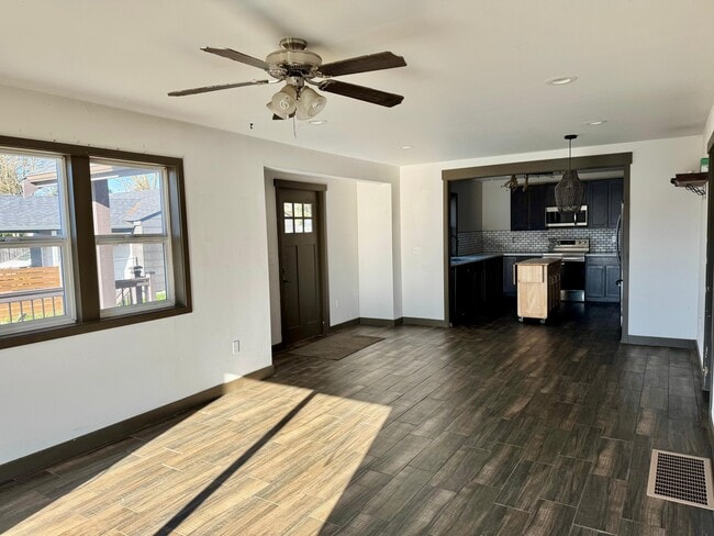 Building Photo - 3731 S Manitou Way