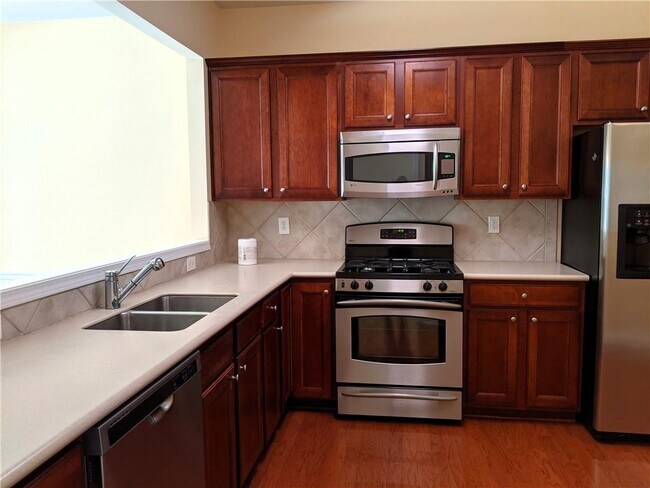 Foto del edificio - 310 Finchley Dr