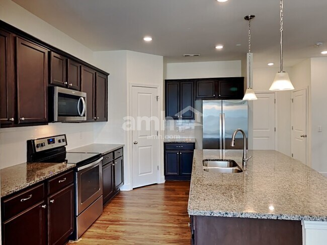 Foto del edificio - 5071 Trailwater Dr