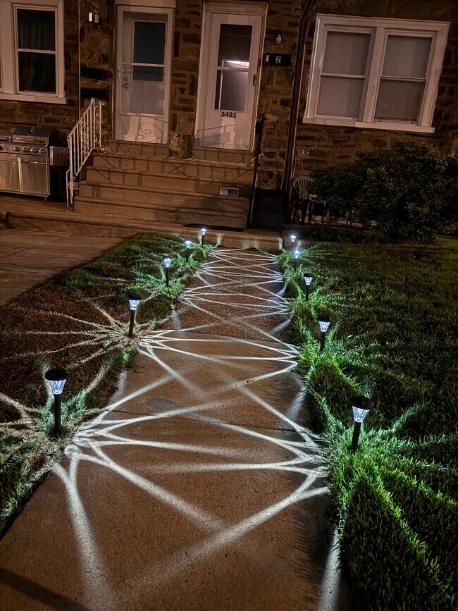 Foto del edificio - 3403 Sheffield Ave