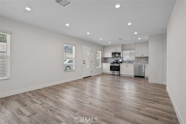 Building Photo - 10525 Jardine Ave