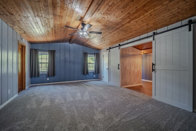 Building Photo - Scenic Lakeview Rental located on Boatman'...