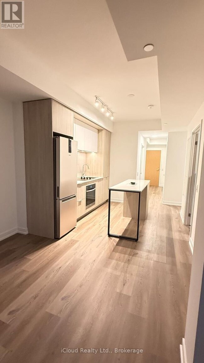 Building Photo - 395 Square One Dr