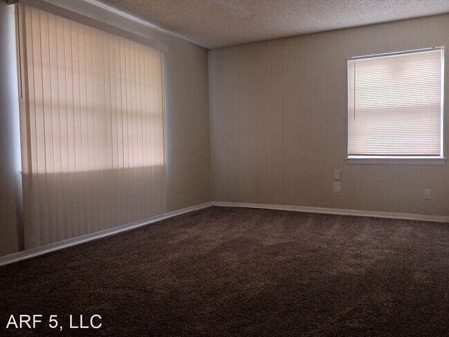 Foto del edificio - 2 br, 1 bath House - 4766 Woodend Avenue