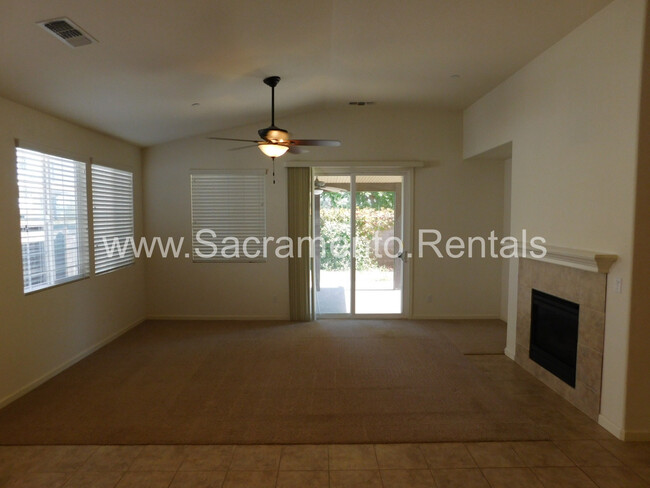 Building Photo - Wonderful Newer 3bd/2ba Elk Grove Home wit...