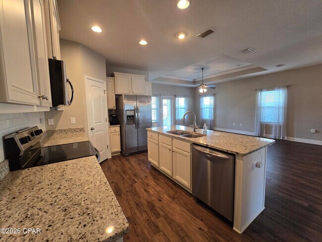 Building Photo - 108 Redfish Way