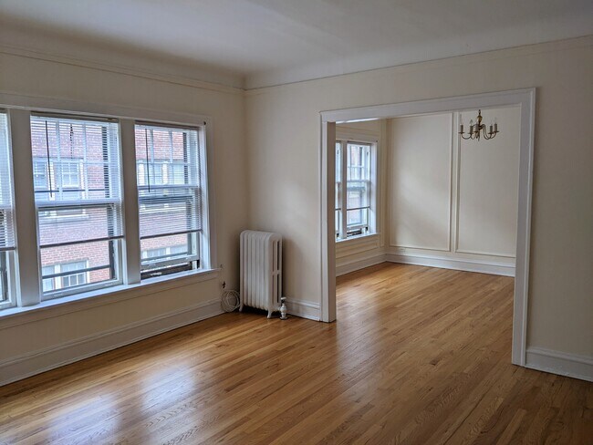 Foto del edificio - 725 Hinman Ave
