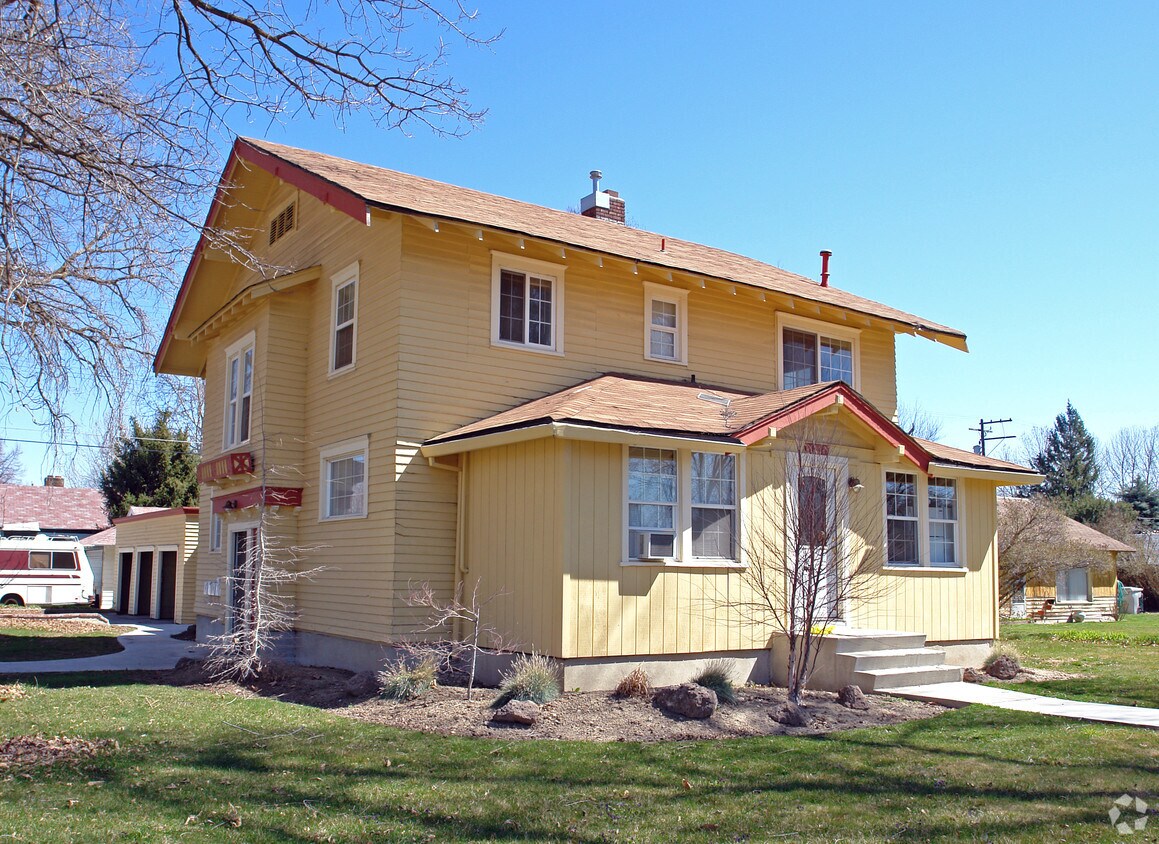 Building Photo - 1701 Everett St