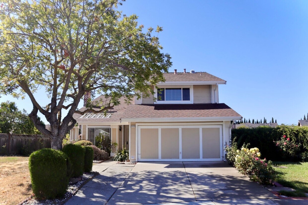 Splendid 3bedroom home + Bonus Loft locat... House Rental in Fremont