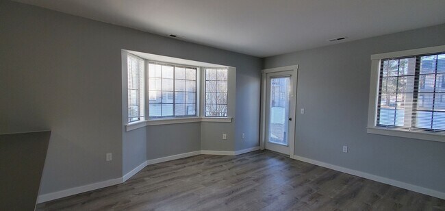 Foto del edificio - Pet-Friendly Upgraded Condo w/ 1-Bedroom & Office in Downtown Traverse City