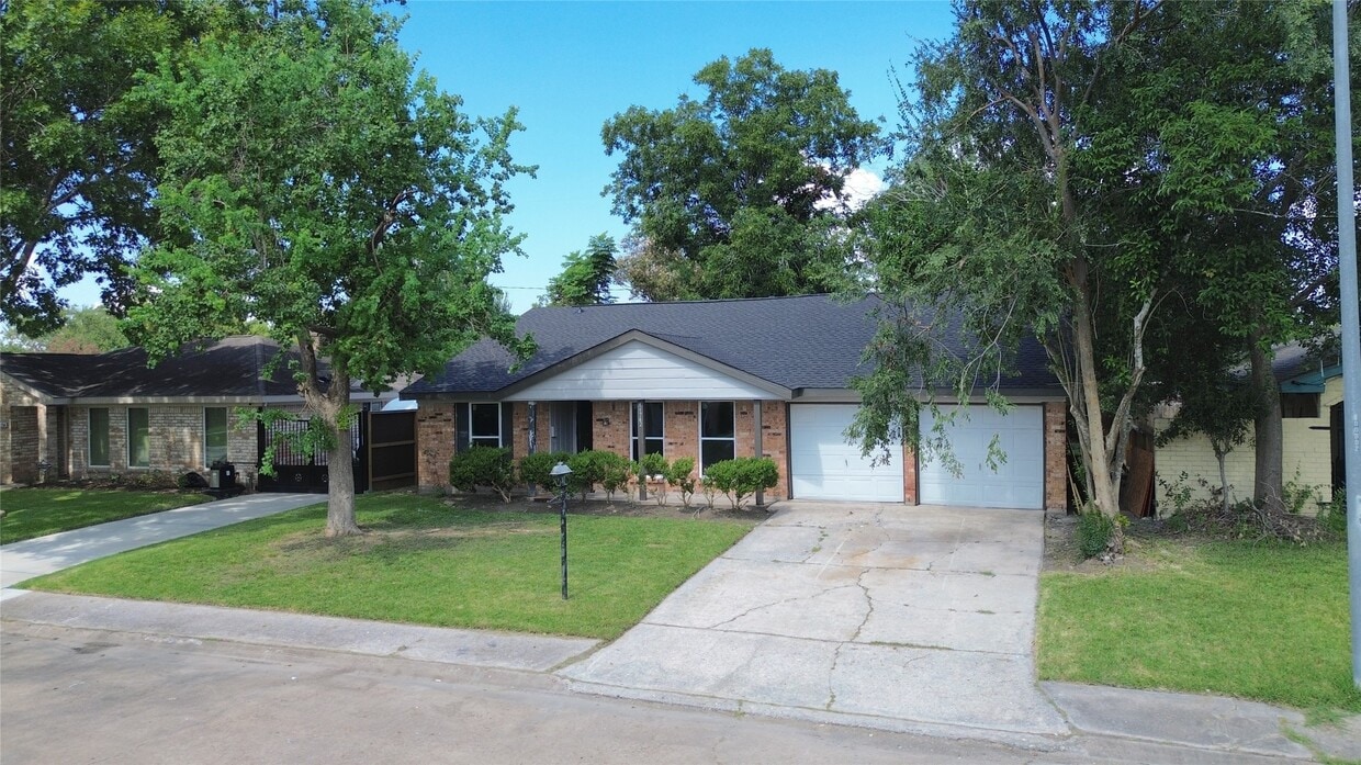 Primary Photo - 11742 N Nottingham Cir
