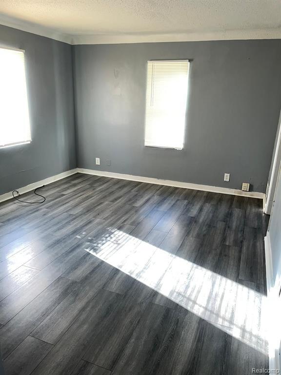 Foto del edificio - 15855 Meyers Rd