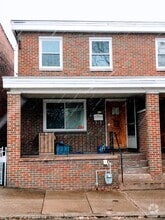 Building Photo - 916 Portland St