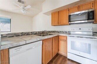 Building Photo - 2225 Pine Breeze Ln