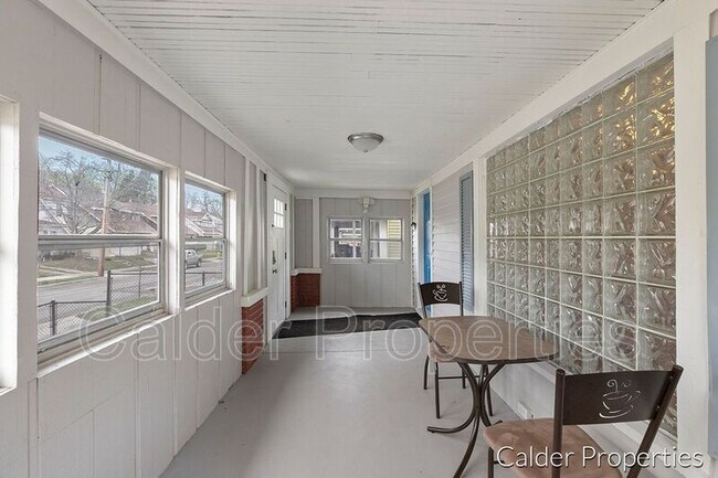 Foto del edificio - 1948 Collins Ave SE