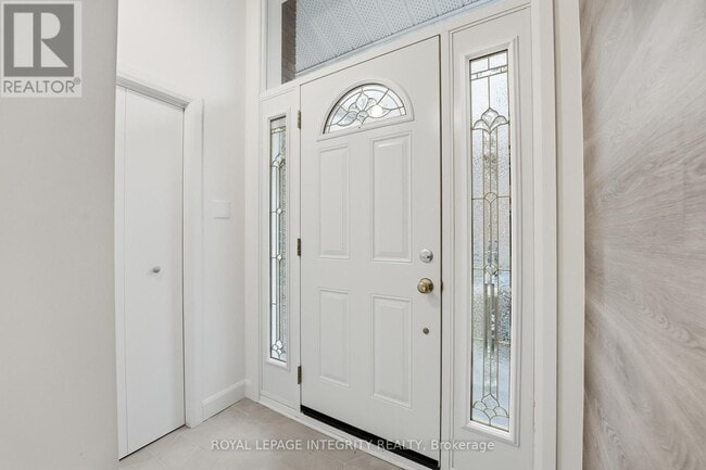 Building Photo - 2291 Badger Crescent