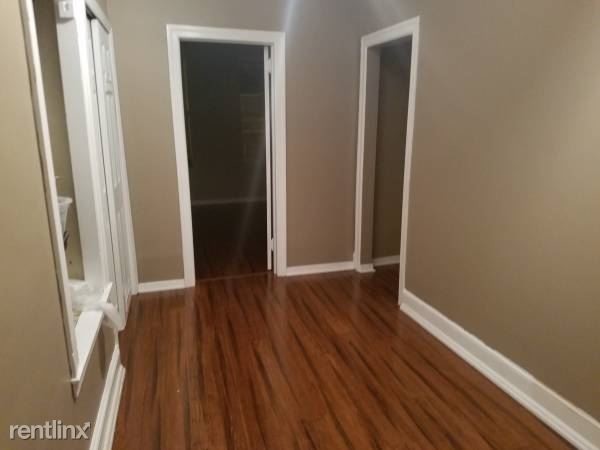 Building Photo - 1 br, 1 bath Triplex - 808 S 6th St #1R