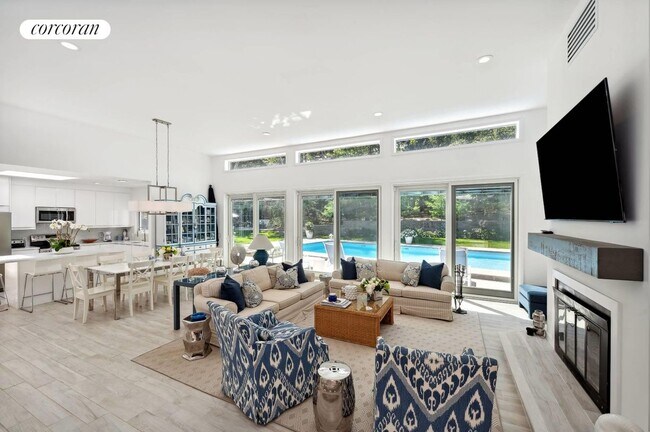 Building Photo - 45 Peconic Hills Dr