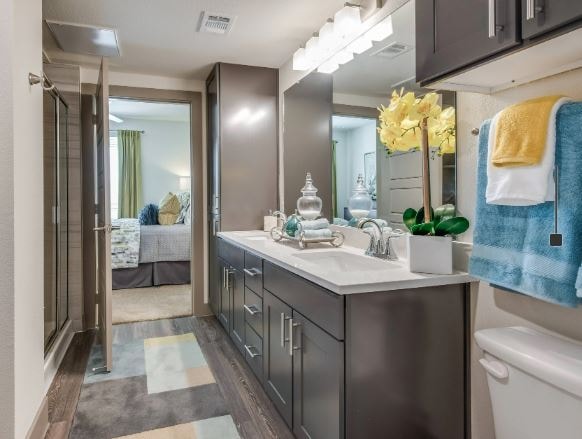 Building Photo - 300 Enclave Dr