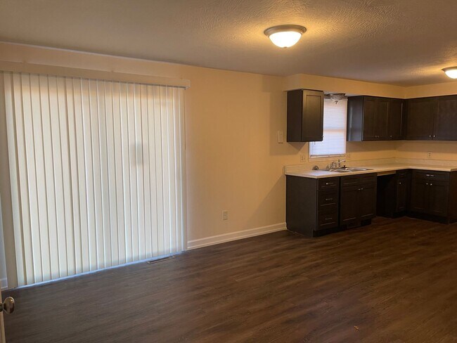 Foto del edificio - PRE-LEASING! 3 Bedroom in the heart of Springfield