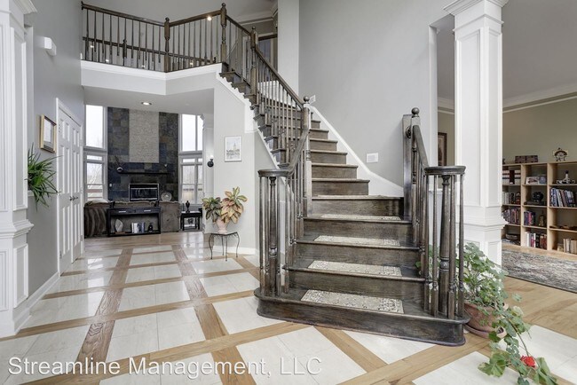 Foto del edificio - 5 br, 5.5 bath House - 1917 Brighton Dam Rd