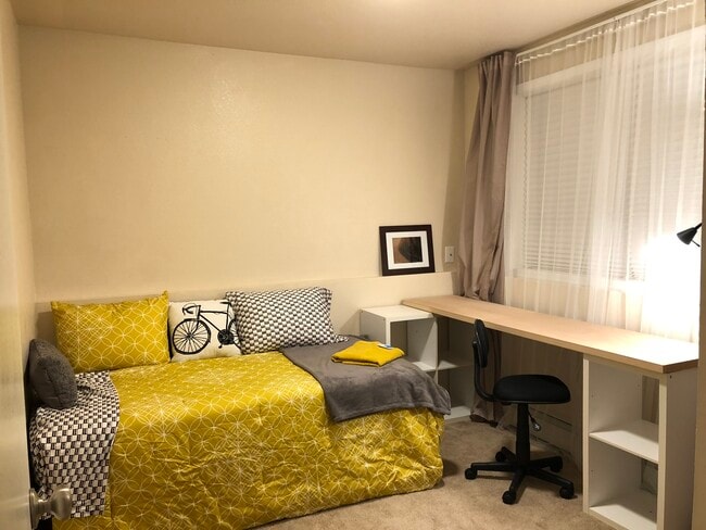 Building Photo - 2536 Forest Park Dr